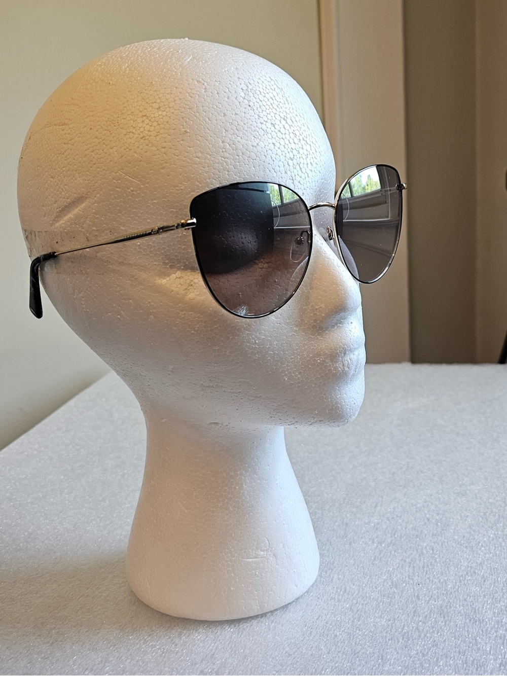 Longchamp Cat Eye Sunglasses - LO158S- NWOT - Picture 4 of 5